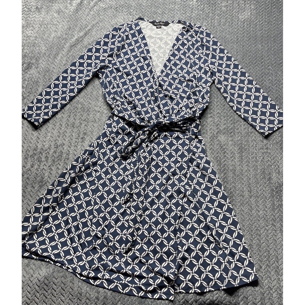 Charlie Paige Wrap Dress Size M Slimming‎ Travel Wrinkle Resistant - Picture 2 of 15